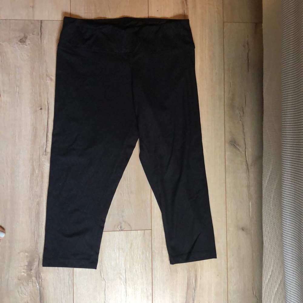 Black Capri leggings